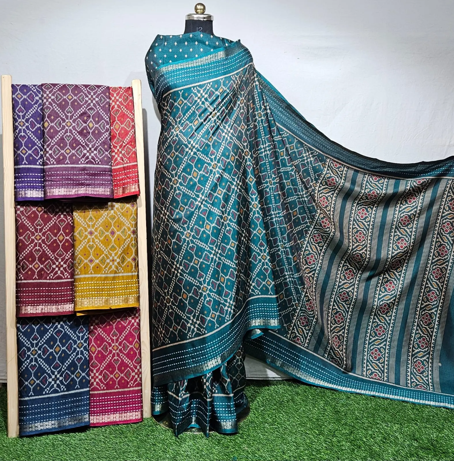 Wholesale Black Dola Sarees