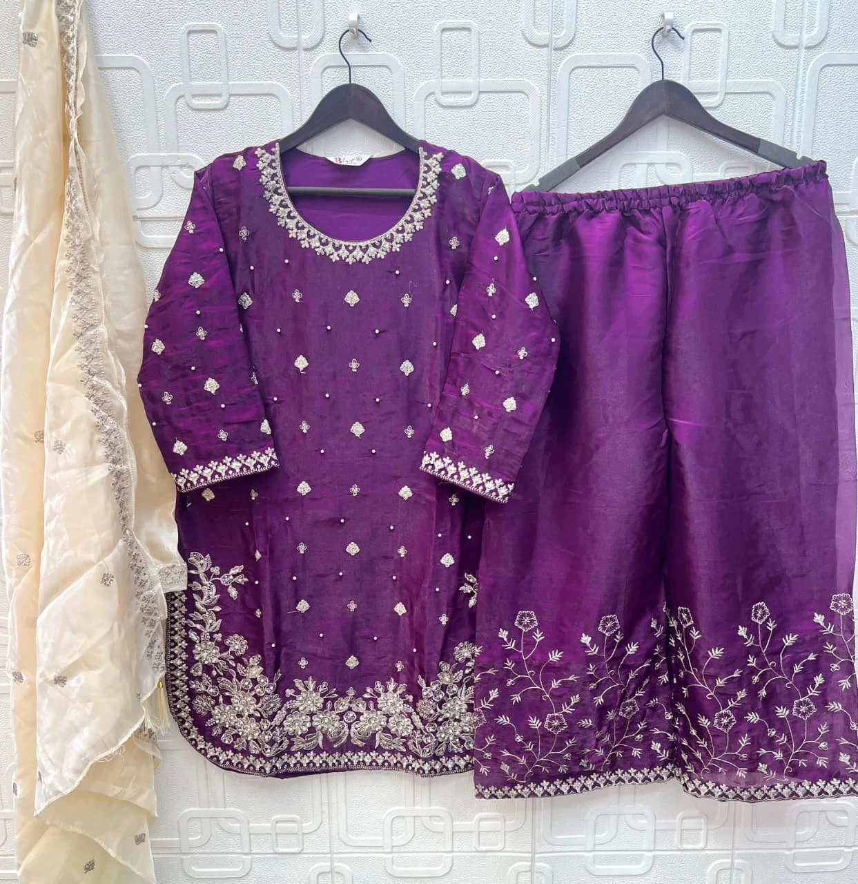 Bilqis B 256 ABCD - Pakistani Suit Design