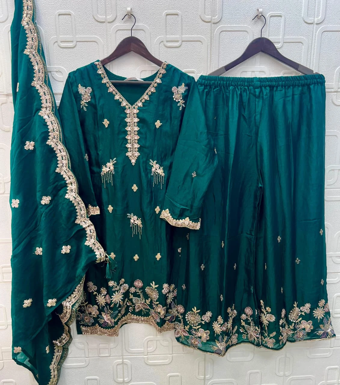 Bilqis B 291 ABCD — Nc Mos Heavy Beads Embroidered, Pakistani Readymade Suits, Bilqis wholesale from Surat — view 1
